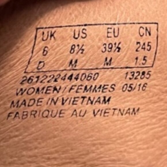 NWOT Clarks Artisan Leather Heels Size 8.5 - Picture 5 of 8